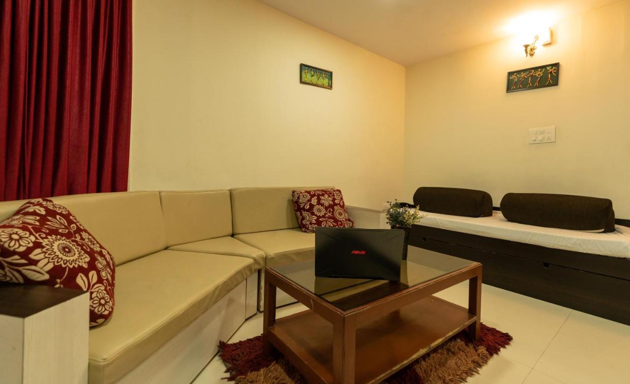 Seasons Suites Bengaluru Szoba fotó